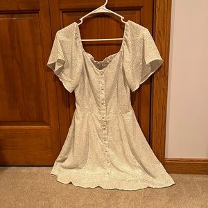 White with black spots short sleeve dress